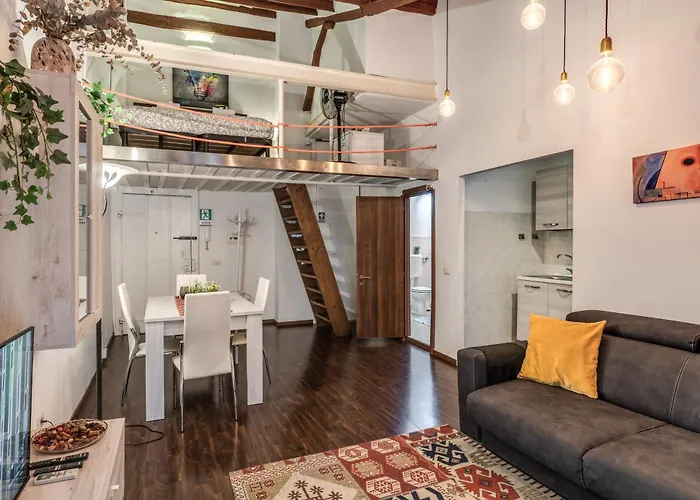 Loft In The Ghetto 3 *